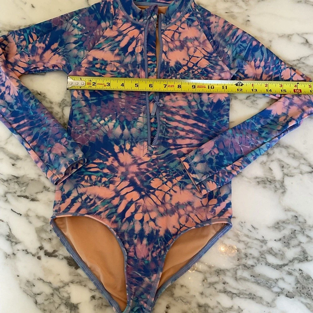 EUC J crew Girls' tie-dye rash guard swimsuit Sz 8 Broken Zipper Customer Return
